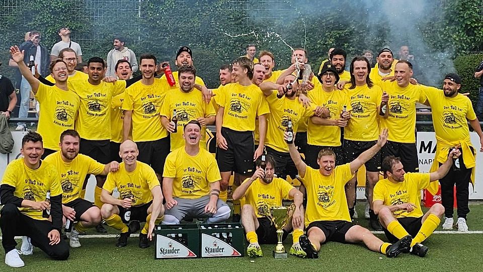 Der TuS feierte den Aufstieg gebührend.