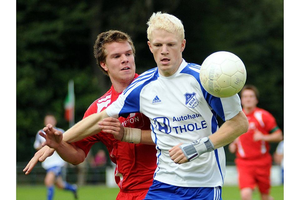 Wechselt vom SV Holthausen/Biene zum Haselünner SV: Stürmer David Brink (r.). Foto: Doris Leißing