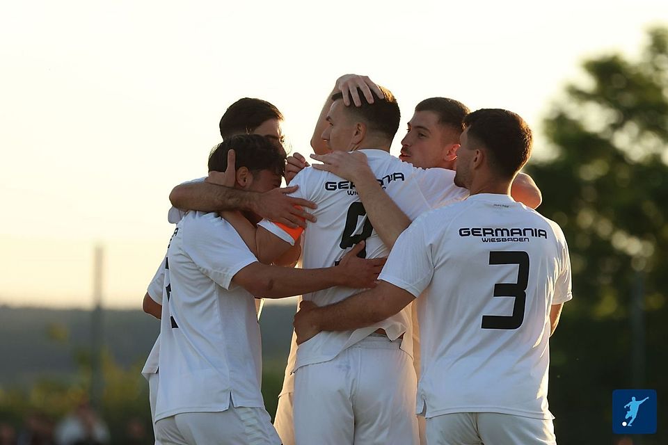 Eben ist es passiert: Ivan Rebic erzielte per Weitschuss das entscheidende 1:0 gegen den SV Walsdorf. Eben ist es passiert: Ivan Rebic erzielte per Weitschuss das entscheidende 1:0 gegen den SV Walsdorf.