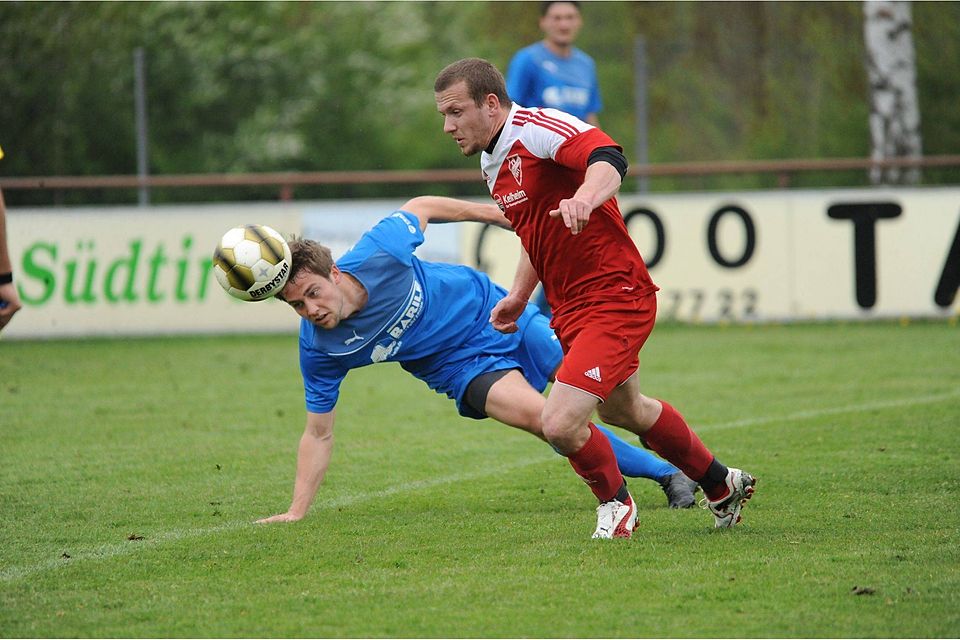 Der FV Vilseck (in Blau) ist bei seinem ersten Auftritt in der Bezirksliga glech gegen die SpVgg Pfreimd gefordert. F: Brückmann