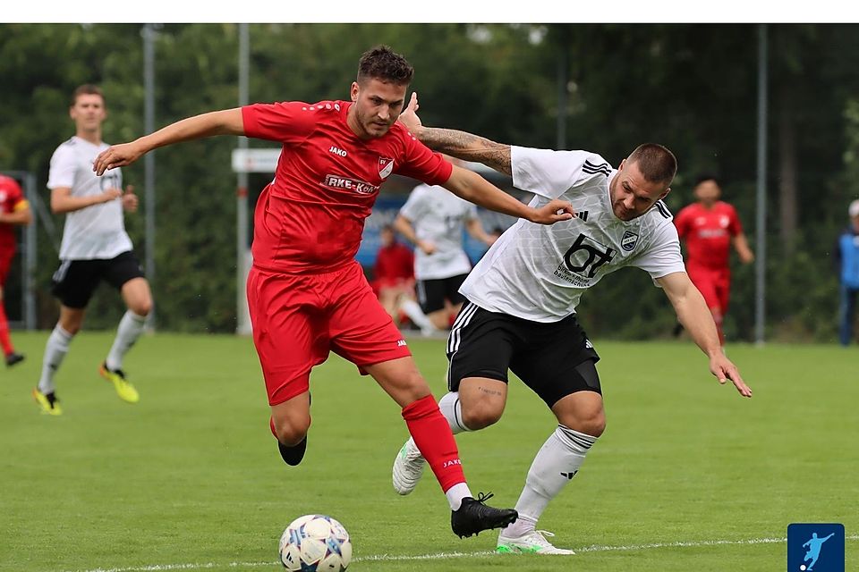 Johannes Grau (im roten Trikot) läuft künftig für den ATSV Kelheim auf Johannes Grau (im roten Trikot) läuft künftig für den ATSV Kelheim auf