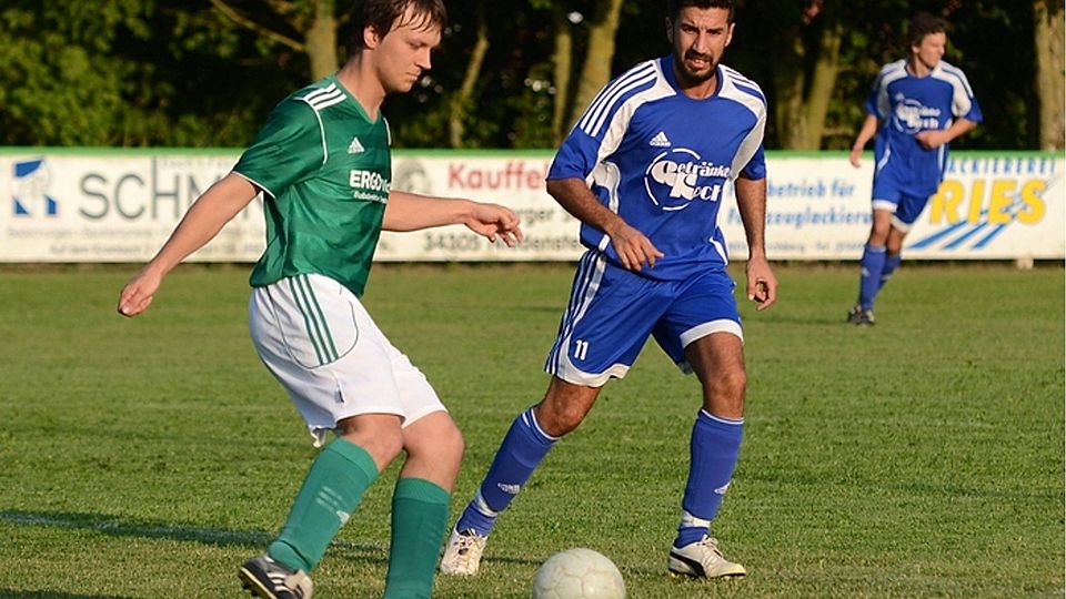 F: Hedler Abdul Abdali (rechts) ist einer von vier Spielern der FSG Chattengau/Metze in der Elf des Spieltags.