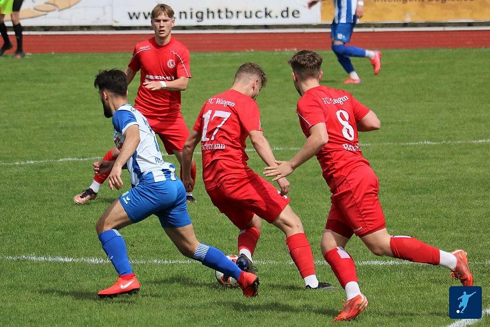 Jonas Brüderlin (rechts im Bild) erzielte das Tor des Tages für den FC Wangen per Elfmeter. 