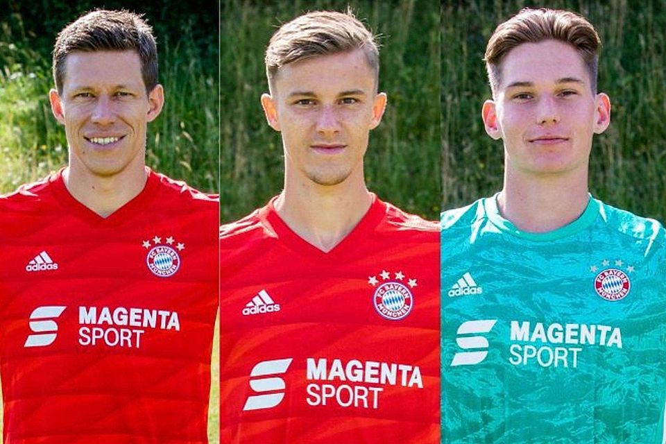 Der FC Bayern München 2 verlängert mit Nicolas Feldhahn, Maximilian Zaiser und Michael Wagner (von Li.).