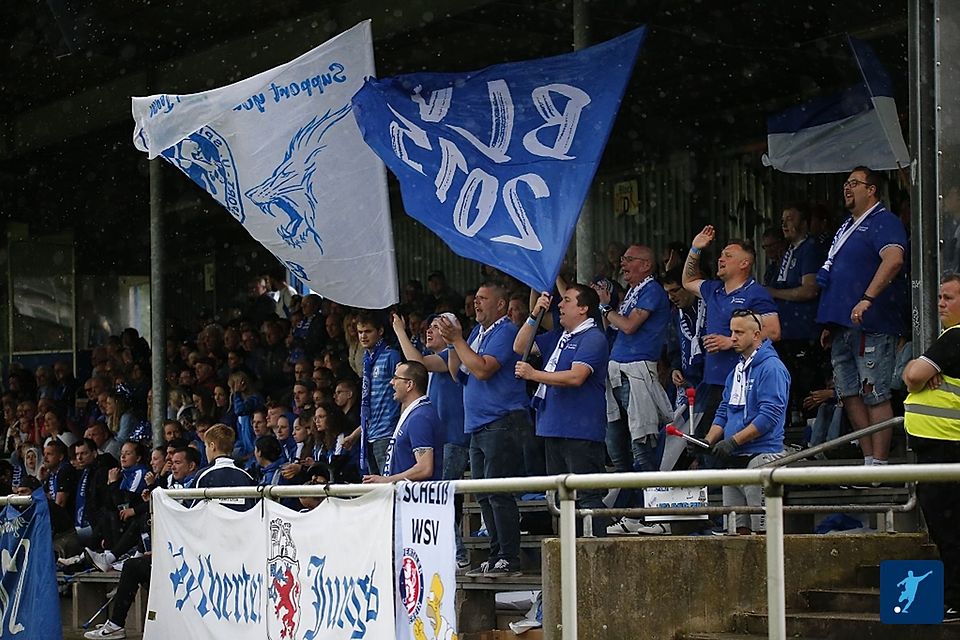 Velbert-Fans unterstützten das Team in Düsseldorf zahlreich. 