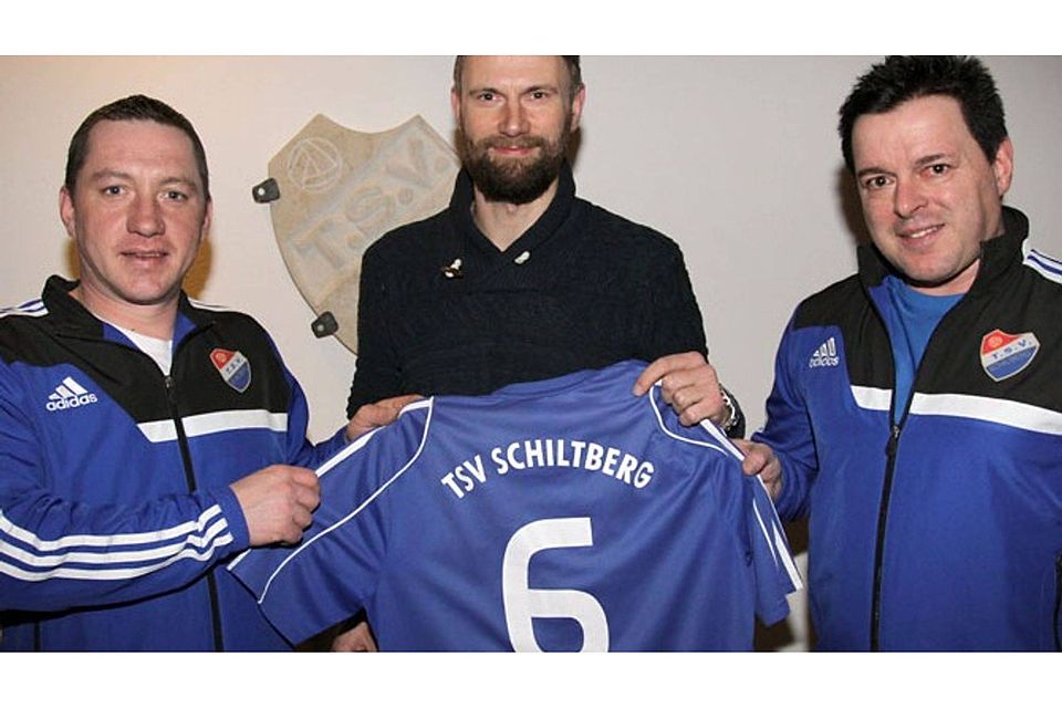 Ab Sommer beim TSV Schiltberg: Christian Seidel (Mitte) mit Vize-Abteilungsleiter Sigi Hamann(links) und Abteilungsleiter Martin Kistler. 	F.: Reinhold Rummel
