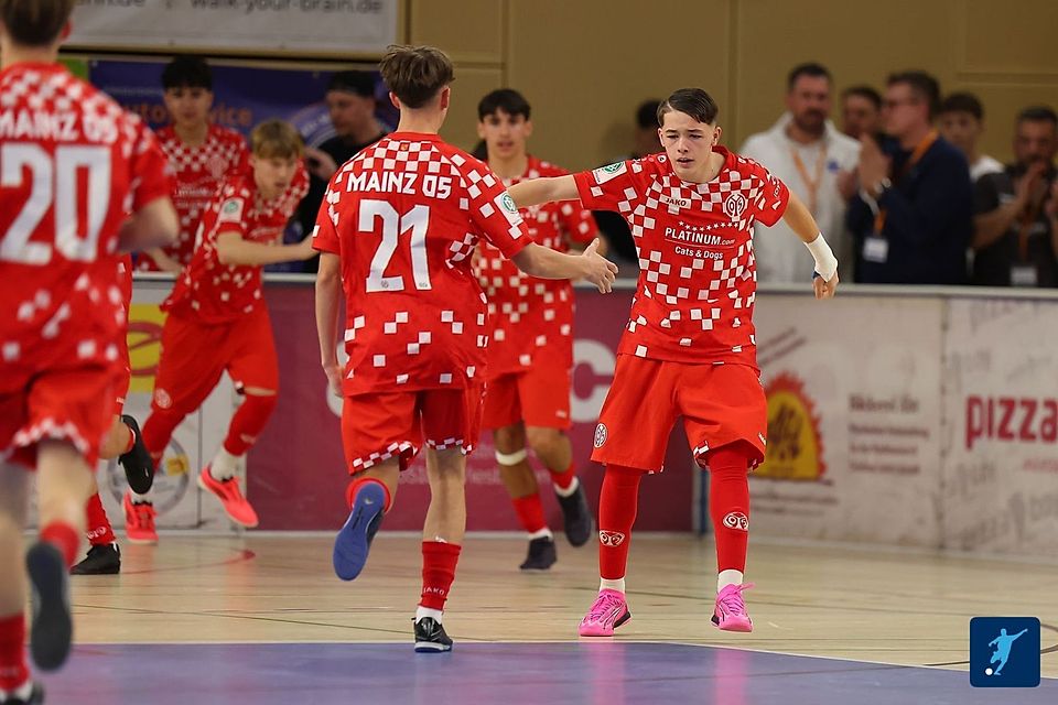 Luca Hampel (rechts) bejubelte Final-Doppeltorschützen Fynn Hillbrunner (links) beim Treffer zum 2:1. 