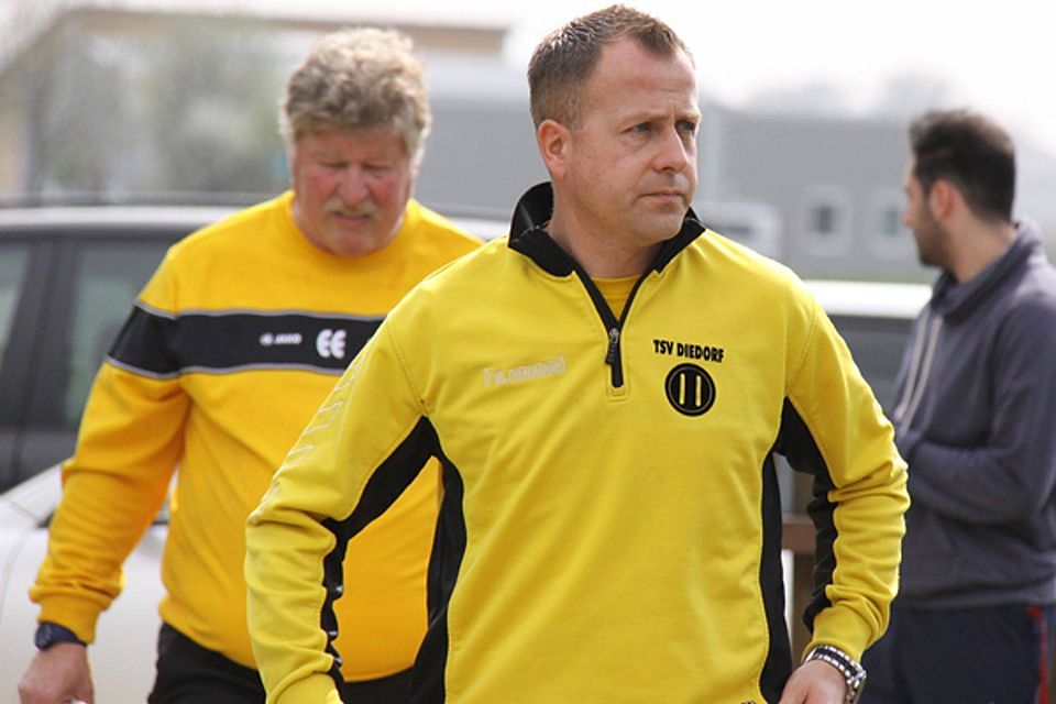 Ein Blick, der Bände spricht. Erst einen Sieg konnte die Truppe von Jürgen Fuchs in diesem Jahr holen. Jetzt muss der personell gebeutelte TSV Diedorf ausgerechnet beim Tabellenführer VfL Kaufering ran.  Foto: Karin Tautz