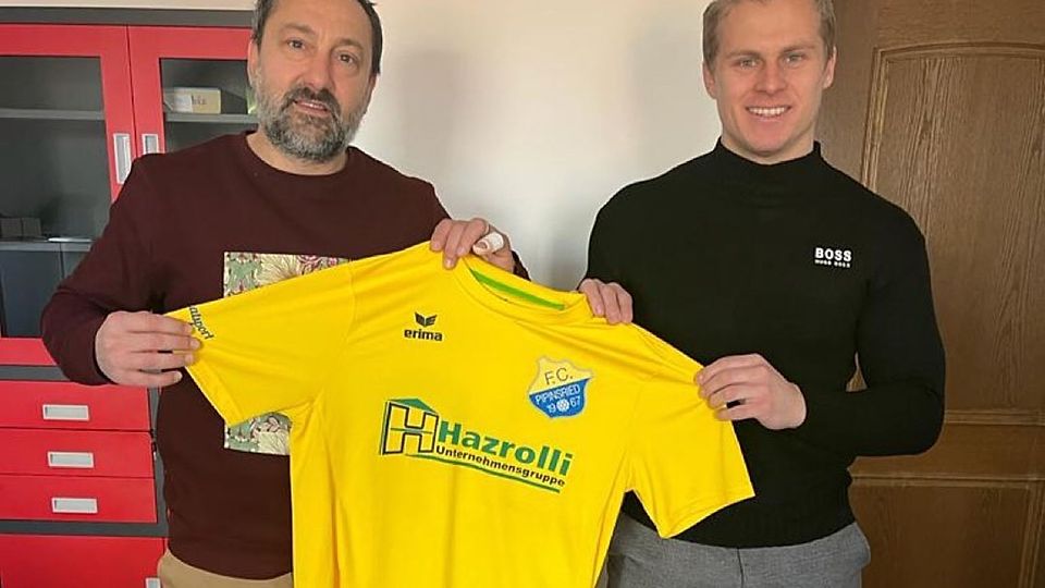  Belmin Idrizovic (re.) verstärkt den FC Pipinsried. Tarik Sarisakal (li.) freut sich über den Neuzugang.