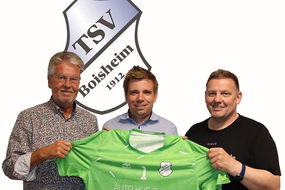 Tim Vonderbank (Mitte) wechselt zum TSV Boisheim. 
