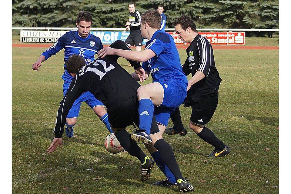 Arneburg (in schwarz) und Havelberg trennten sich im letzten Jahr Remis  F: Marx