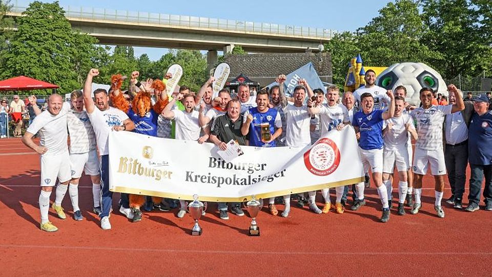 Holzhausen lässt es krachen – der A-Ligist zelebrierte den ersten Pokaltriumph der Vereinsvita in aller Ausgelassenheit – jetzt wartet sogar der Hessenpokal auf Thorsten Barg und seine Männer.	