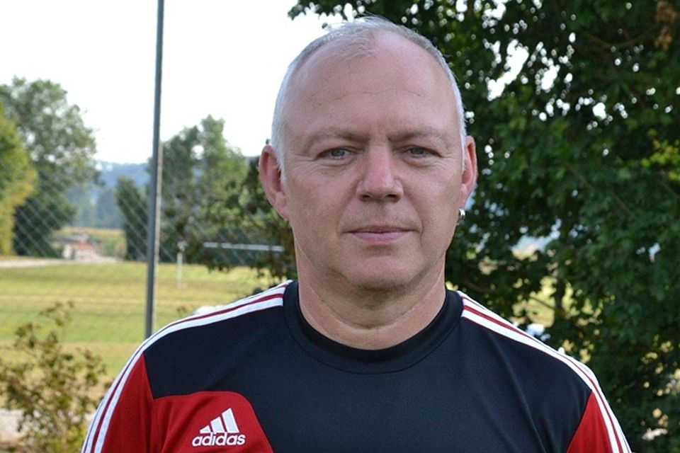 Der Chefcoach des 1. FC Beilngires, Hubert Brigl, muss mit seinem Team zum Tabellenzweiten ASV Undorf. Foto: Hans Gleisenberg
