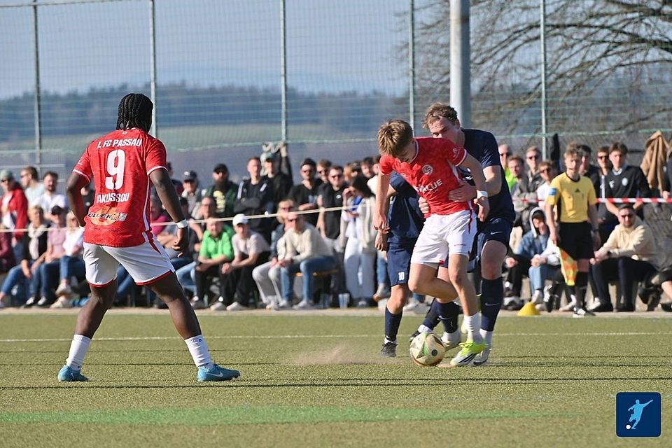 Der 1.FC Passau gewinnt ein hitziges Derby gegen Vornbach mit 3:2.