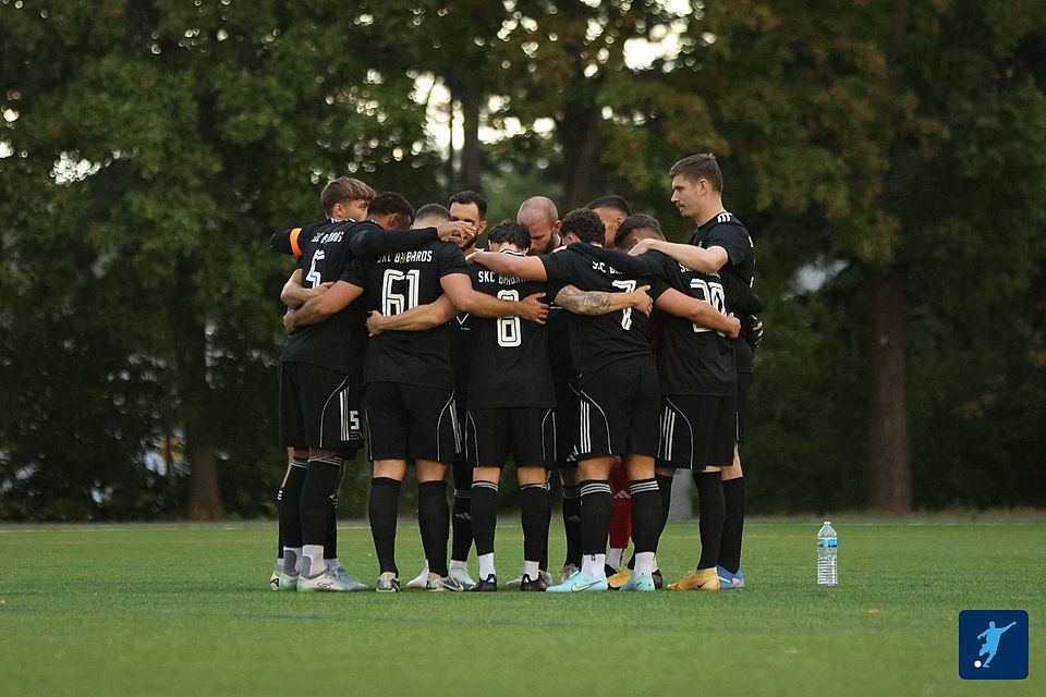Gemeinsam stark: Als Tabellenführer startet das Team von Barbaros Mainz ins Jahr 2026.