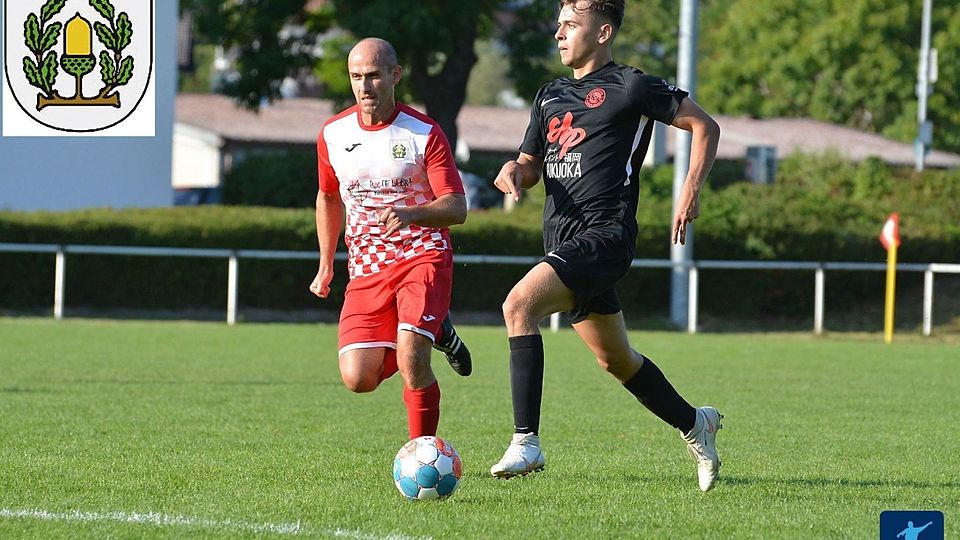 Marco Peixoto (l.) blickt mit dem SV Eichelberg auf eine durchwachsene Vorrunde zurück.