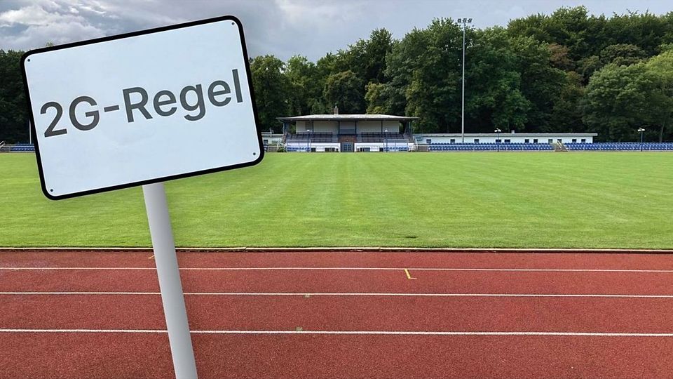Eindeutig: Auf den Sportplätzen in Brandenburg gelten klare Regeln. Nur Geimpfte und Genesene kommen rein.