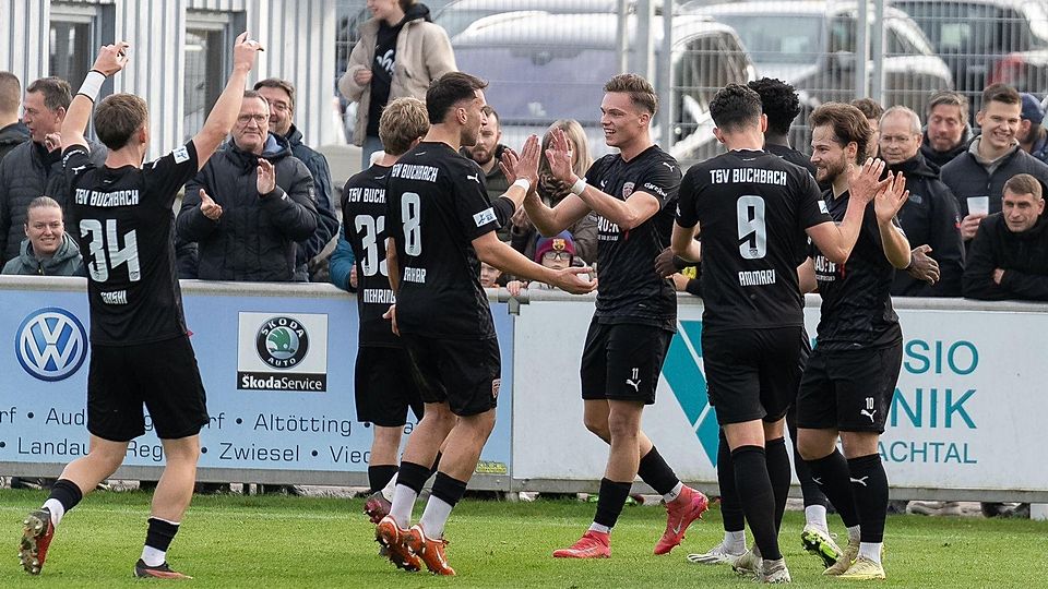 Dem TSV Buchbach gelang ein irres Comeback gegen Schwaben Augsburg.