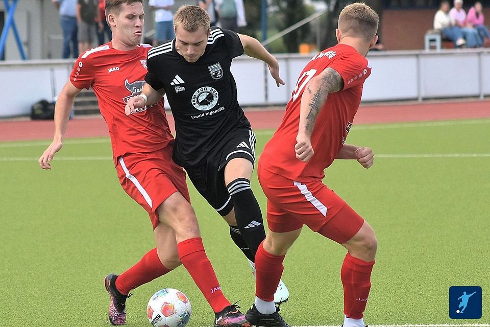 Novesia und Zons spielen am Donnerstag. Novesia und Zons spielen am Donnerstag.