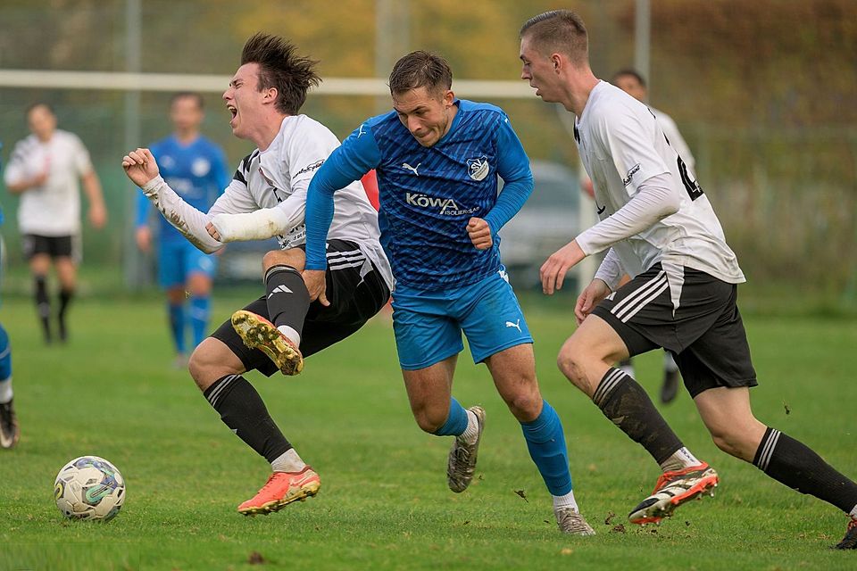 Beim letzten Ligaduell im Oktober behielt Ettmannsdorf (in Blau Kevin Grünauer) gegen Luhe-Wildenau klar mit 4:0 die Oberhand.
