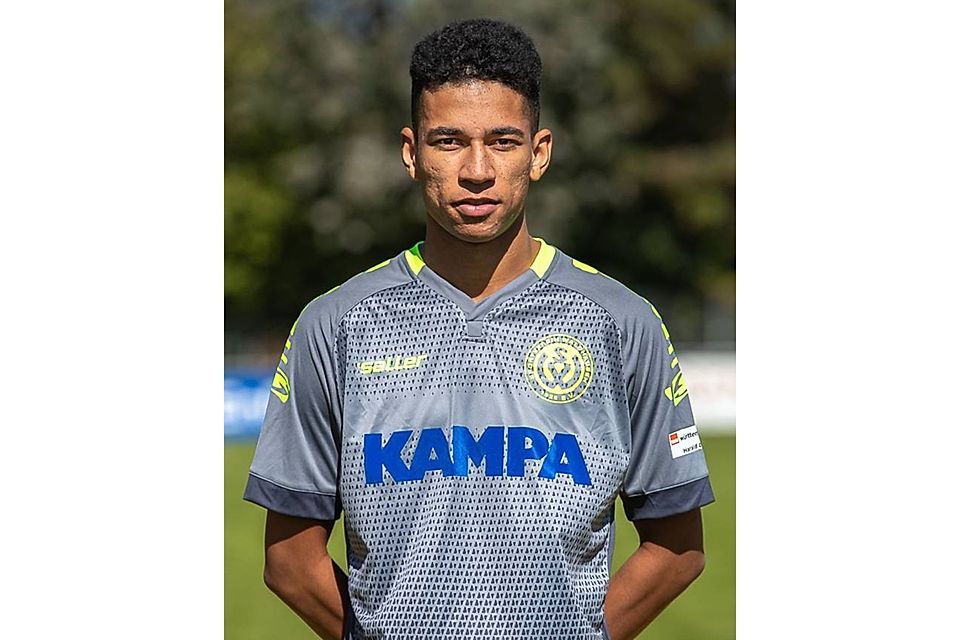 Die Elchinger wissen, worauf sie sich einstellen können. Denn Dean Ibrahim spielte bereits von 2015-2019 bei den Aktiven des SVE. Die Elchinger wissen, worauf sie sich einstellen können. Denn Dean Ibrahim spielte bereits von 2015-2019 bei den Aktiven des SVE.