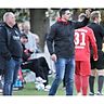 Erfolgsduo bleibt: ATSV-Manager Jörg Markert (li.) hat den Vertrag mit Coach Shqipran Skeraj (mi.) verlängert. F: Ernst Blank