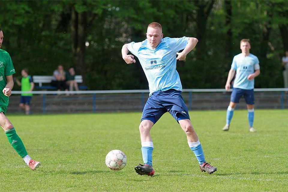 Der neue Stil ist für Fabian Plew und den Suchsdorfer SV sehr erfolgreich - gegen Gremersdorf gab es den 7. Sieg in Folge. 