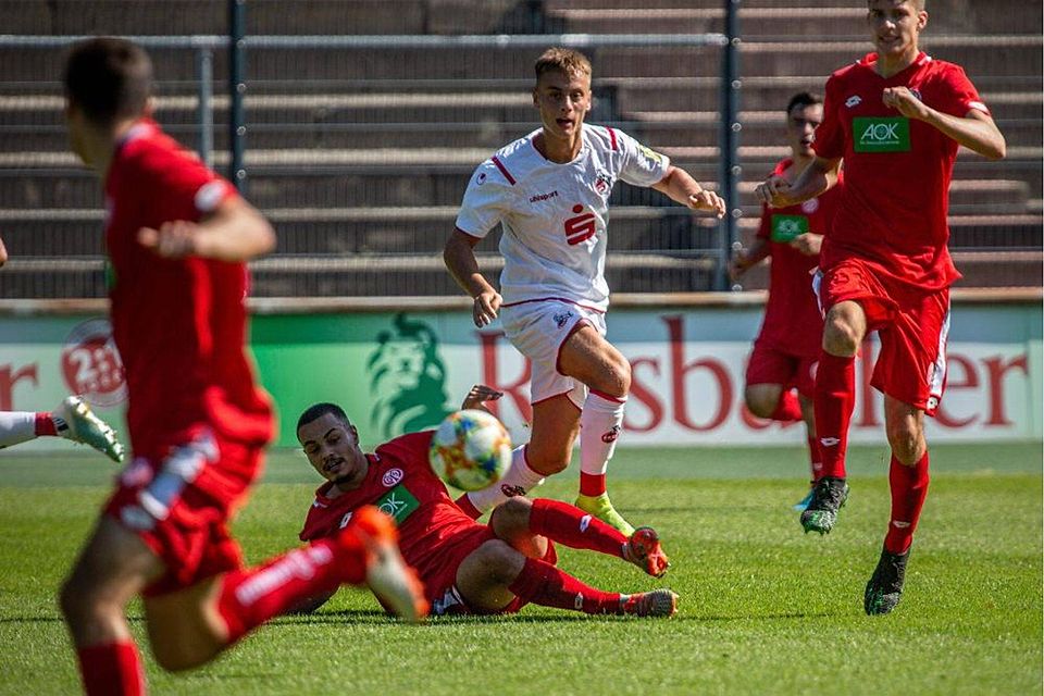 Die FC-A-Junioren werden von Mainz 05 gestoppt.Foto: Heinekamp