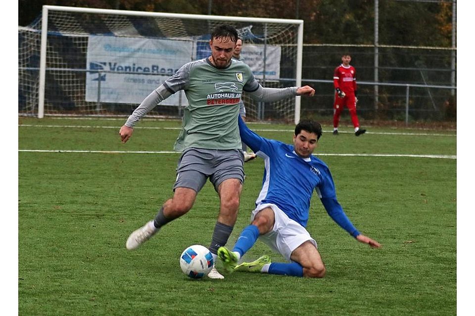 Nach Einsätzen im Bezirksligateam nun auch bereit für die Oberliga: Gau-Odernheims David Hofmann wehrt sich gegen den grätschenden Domenico Gagliardi (SV Horchheim). Archivfoto: Christine Dirigo/pakalski-press Nach Einsätzen im Bezirksligateam nun auch bereit für die Oberliga: Gau-Odernheims David Hofmann wehrt sich gegen den grätschenden Domenico Gagliardi (SV Horchheim). Archivfoto: Christine Dirigo/pakalski-press