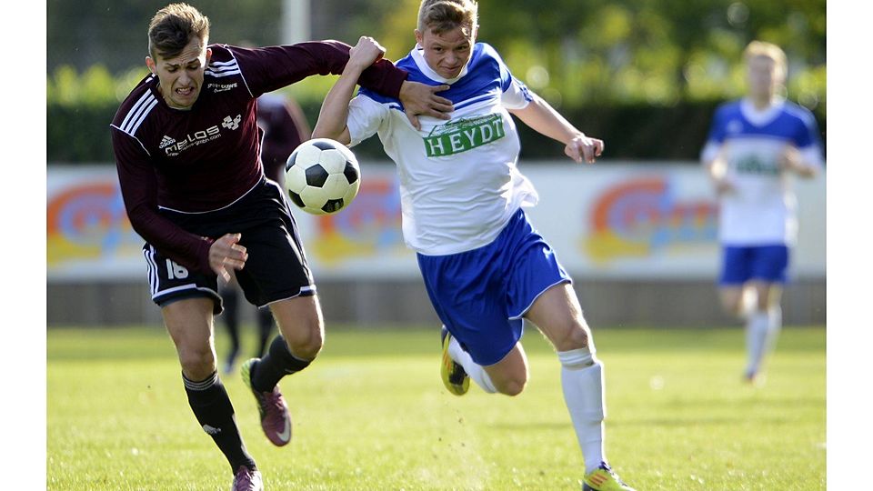 Nach dem Pokalerfolg gegen Melle wollen die Haselünner (rechts Jens Kötting) in der Liga auch ihr Heimspiel gewinnen. Foto: Leißing