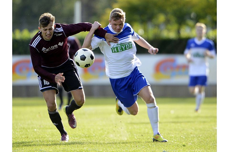 Nach dem Pokalerfolg gegen Melle wollen die Haselünner (rechts Jens Kötting) in der Liga auch ihr Heimspiel gewinnen. Foto: Leißing