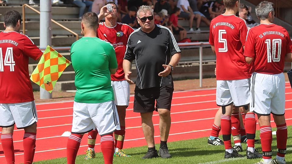 Fußball Saison 2024/25 Kreisklasse SG Apfeldorf/Kinsau Trainer Sebastian Ostenrieder (Mitte)