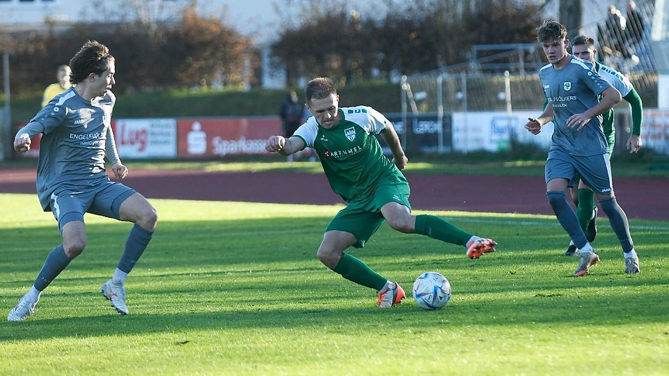 Zu viel Offensivdrang zeigten die Geretsrieder um Srdan Ivkovic (Mi) zuletzt gegen Murnau - und verloren mit 1:2. Das letzte Auswärtsspiel 2024 findet am Sonntag in Traunstein statt.