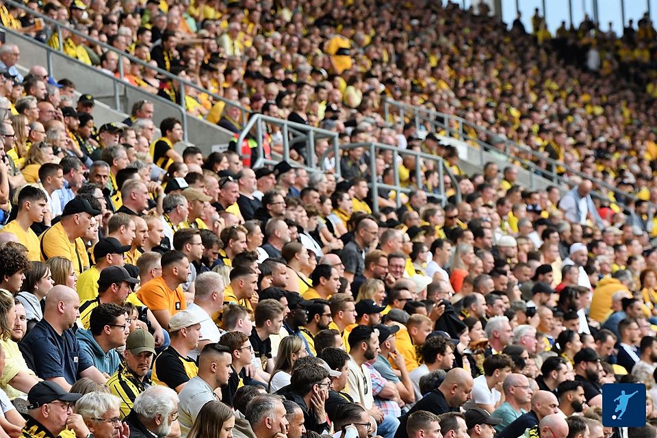 Volle Ränge und Tribünen in Aachen: 27.300 Fans kamen zum Auftakt gegen den Wuppertaler SV - Topwert in Deutschland! 