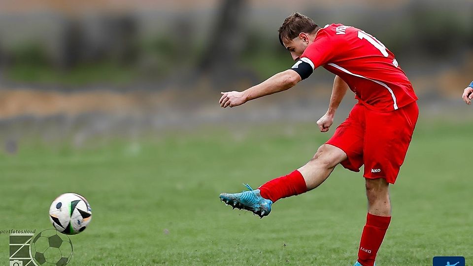 Bastian Rüdiger feierte ein Traum-Comeback, welches im FuPa Live-Ticker wiefolgt geschildert wurde: "Nach einem Freistoß Höhe Mittellinie springt der 2. Ball Rü auf den Fuß. Der nimmt aus 11m per Volley Maß und nagelt das Gerät in die Maschen."