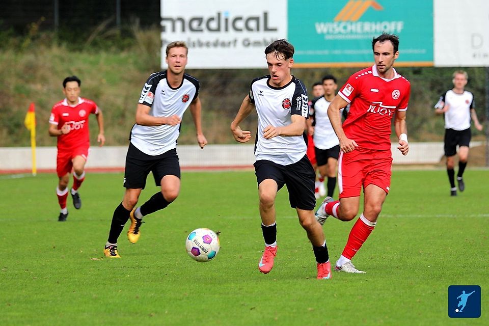 Der FC Eintracht Rheine schlug zum ersten Mal seit 2021 den SV Schermbeck wieder in einem Oberliga-Duell. Der FC Eintracht Rheine schlug zum ersten Mal seit 2021 den SV Schermbeck wieder in einem Oberliga-Duell.