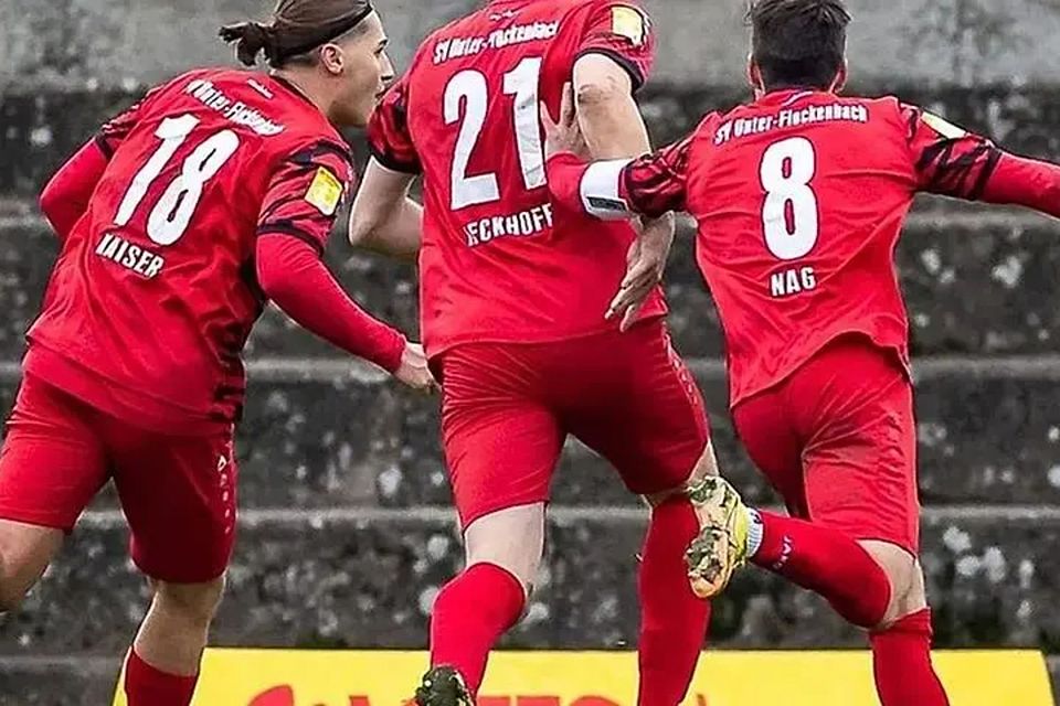 Groß war die Freude über den nächsten Sieg bei Fußball-Verbandsligist SV Unter-Flockenbach. (Archiv) Groß war die Freude über den nächsten Sieg bei Fußball-Verbandsligist SV Unter-Flockenbach. (Archiv)