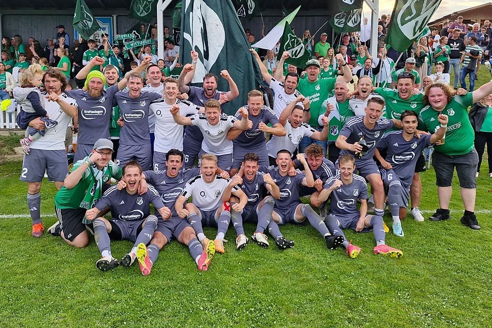 Geschafft! Der SV Wittibreut hat sich über den Umweg Relegation dank zweier Siege das Kreisliga-Ticket gesichert!