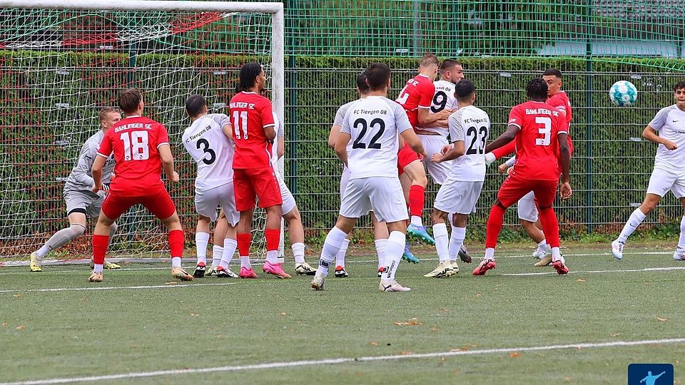 Das Landesliga-Team des Bahlinger SC kehrte mit einem 3:0-Erfolg im Gepäck aus Tiengen zurück und kann nun auf dem zweiten Tabellenplatz überwintern.