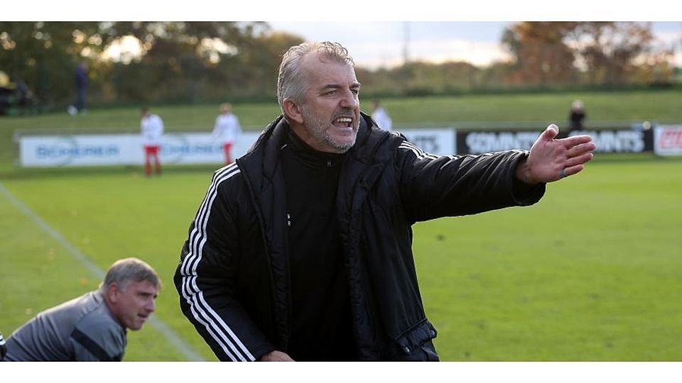 Elvir Melunovic kann seinem treffsichersten Schützling an diesem Wochenende keine Kommandos zurufen.       Archivfoto: Mario Luge