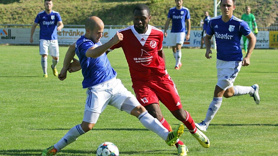 Gildas Asongwe (Mitte) war der erfolgreichste Torschütze des Spieltags. | Foto: Benedikt Hecht