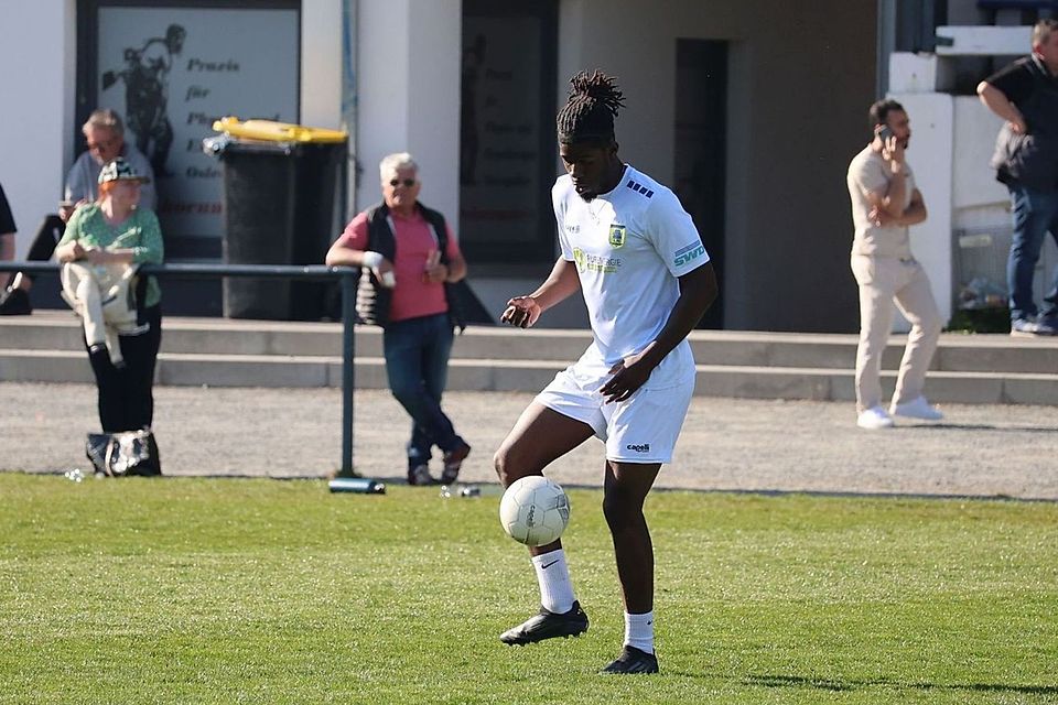 Henri Malik Euwi hat eigentlich noch beim KFC Uerdingen Vertrag. 