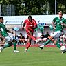 Schritt zu spät: Mike Dellinger (li.) und Thomas Meißner (re.) hatten sowohl gegen Rot-Weiß Erfurt (wie hier im Bild) als auch gegen Carl Zeiss Jena das Nachsehen.