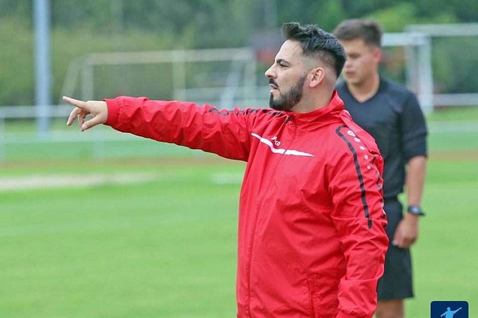 Trainer Silvano Fiore von Schwarz-Rot Neustadt