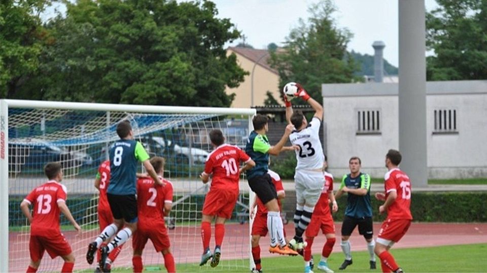 Der ATSV (in rot) ist vor Aufsteiger Degernbach gewarnt. Foto: mar