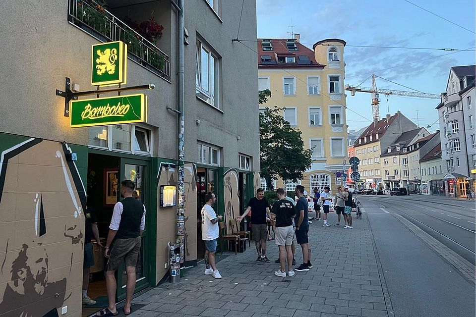 Gegen 20:30 Uhr war der Andrang in der Tegernseer Landstraße noch überschaubar.
