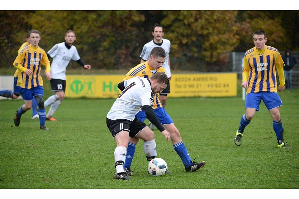 2:2-Unentschieden stand es am Schluss im Spiel der SpVgg Ebermannsdorf gegen den TuS Schnaittenbach.  Foto: Andreas Brückmann