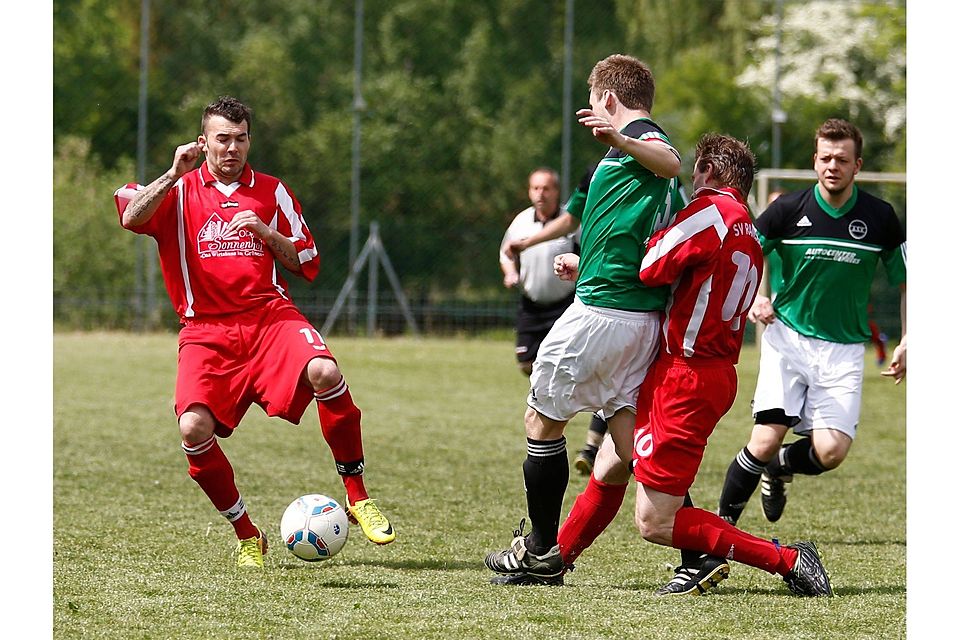 In der letzten Saison kämpfte der SV Ramsenthal (rote Trikots) verbissen und mit Erfolg um den Klassenerhalt. F: Kolb