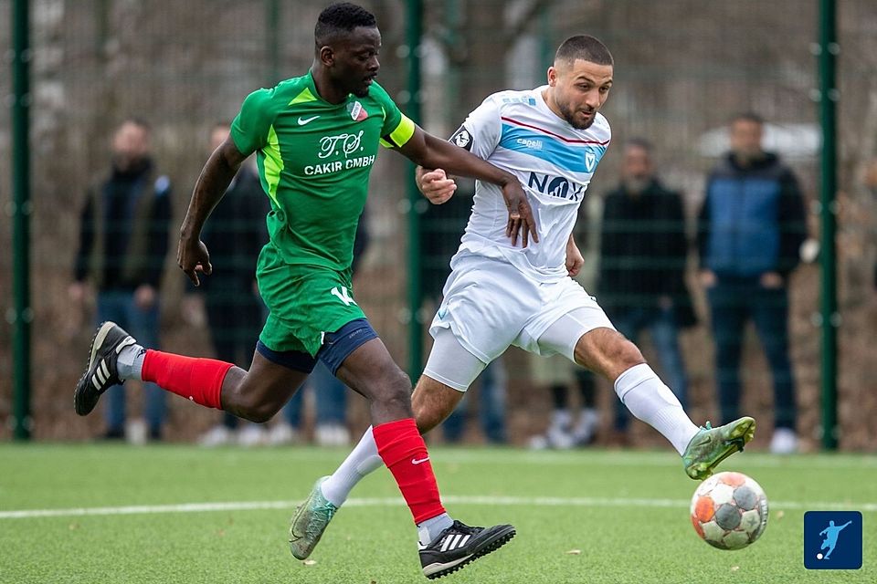 Trug in der Vergangenheit schon einmal das Trikot der Viktoria: Enes Küc (r.)