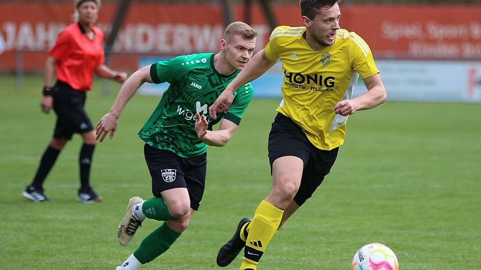 Der SV Hahnbach (rechts) dominierte das Gemeindederby gegen Ursulapoppenricht.